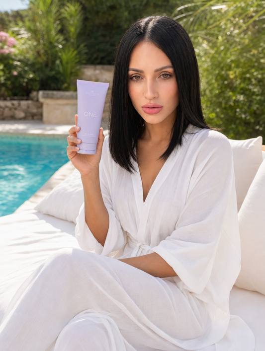 ONE. ALL IN ONE LEAVE-IN CONDITIONER Cocosolis - bordo piscina